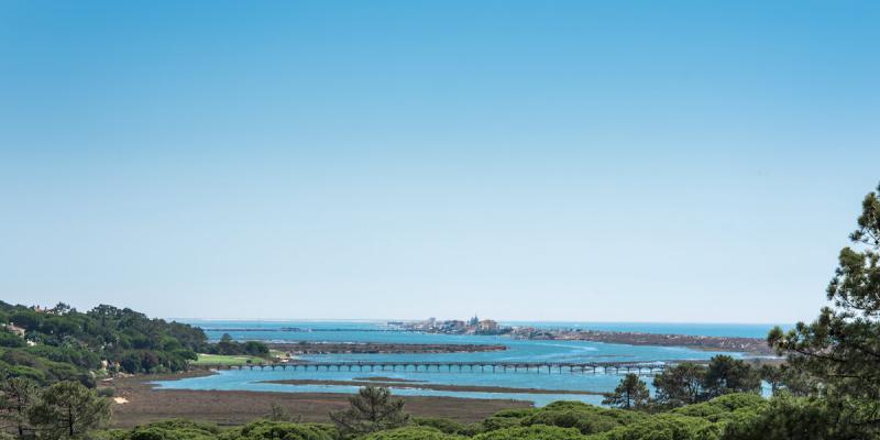 Clear blue skies and sea views near Villa Florabella in Algarve, Portugal