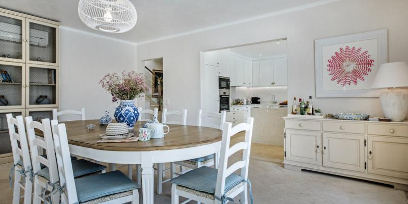 Dining area in Villa Florabella
