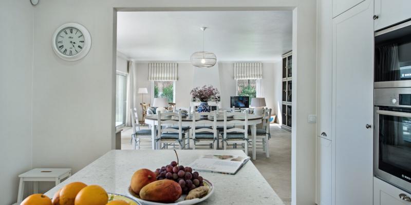 Kitchen and Dining area in Villa Florabella, Algarve