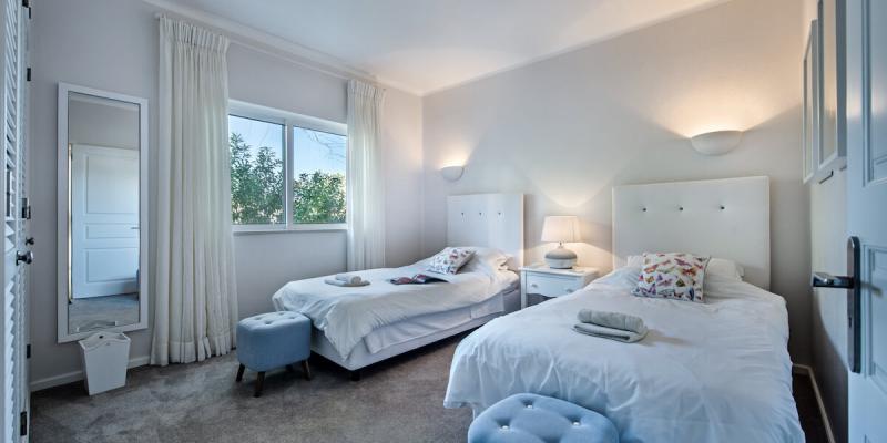 Twin Bedroom in the luxury boutique Villa Florabella